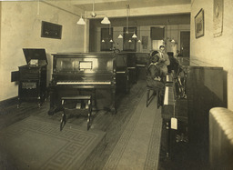 Gewehr Piano Company, 1920s
