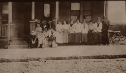 Ladies group at Italian Neighborhood House, 1915