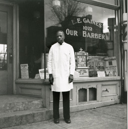 L.E. Gaines Barber Shop, Wilmington, Delaware, December 31, 1938.