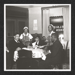 Elsie's Chicken Shack 1200 Walnut St., waitresses with customers, 1940