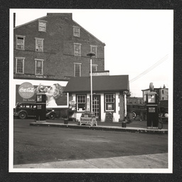  White's Quick Service Station 828 Walnut St., exterior view, February 23, 1938