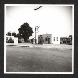 Texaco gas station, exterior view 1940