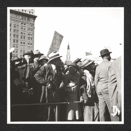 Wendell Wilkie Campaign, people gathered to see Wilkie, October 31, 1940