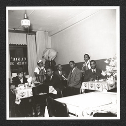 Elsie's Chicken Shack 1200 Walnut St., waitresses with customers, 1940