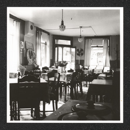 Elsie's Chicken Shack 1200 Walnut St., empty interior, 1940