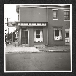 Elsie's Chicken Shack 1200 Walnut St., exterior view, 1940