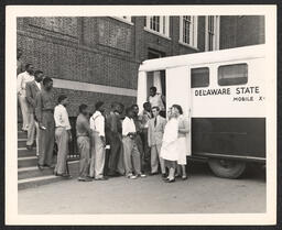 Mobile x-ray unit, undated